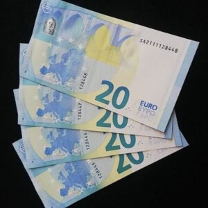 euro €20 bills